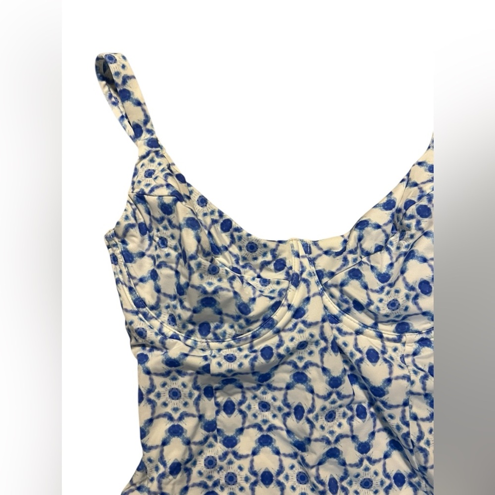 Vilebrequin Women’s Blue Ikat‎ Medusa One Piece Swimsuit - Picture 5 of 10